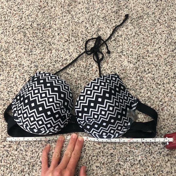 geometric two piece swimsuit - Picture 5 of 11